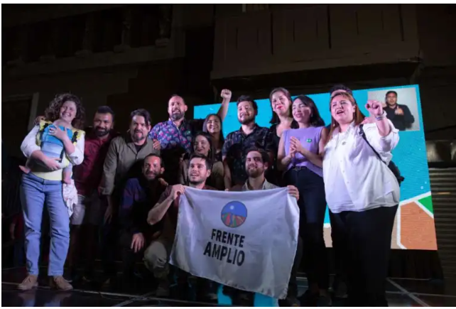 Revolución Democrática y Convergencia Social aprueban fusión para crear partido único del Frente Amplio